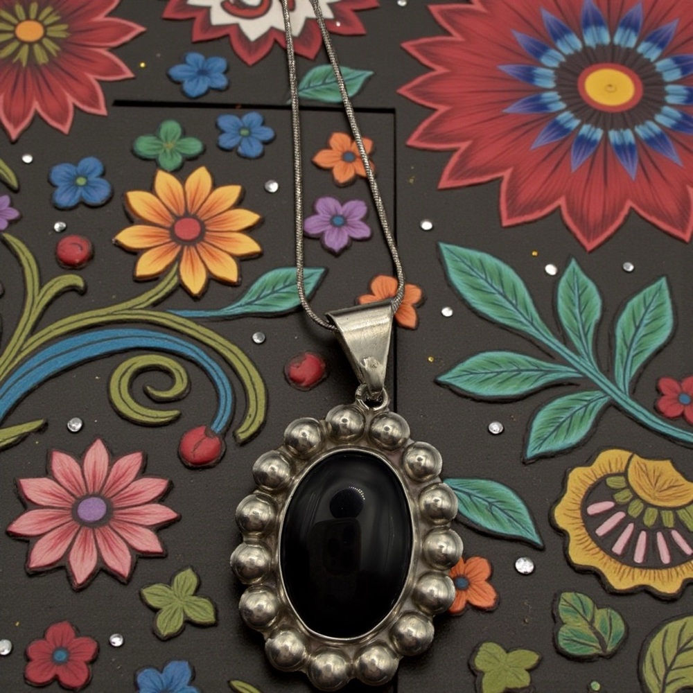 Silver Pendant Necklace with Black Cabochon and 21.67 grams2day sale stamped